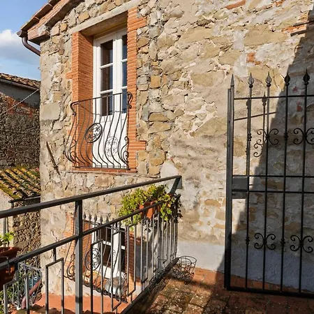 Casa Teresina Petrognano (Lucca)